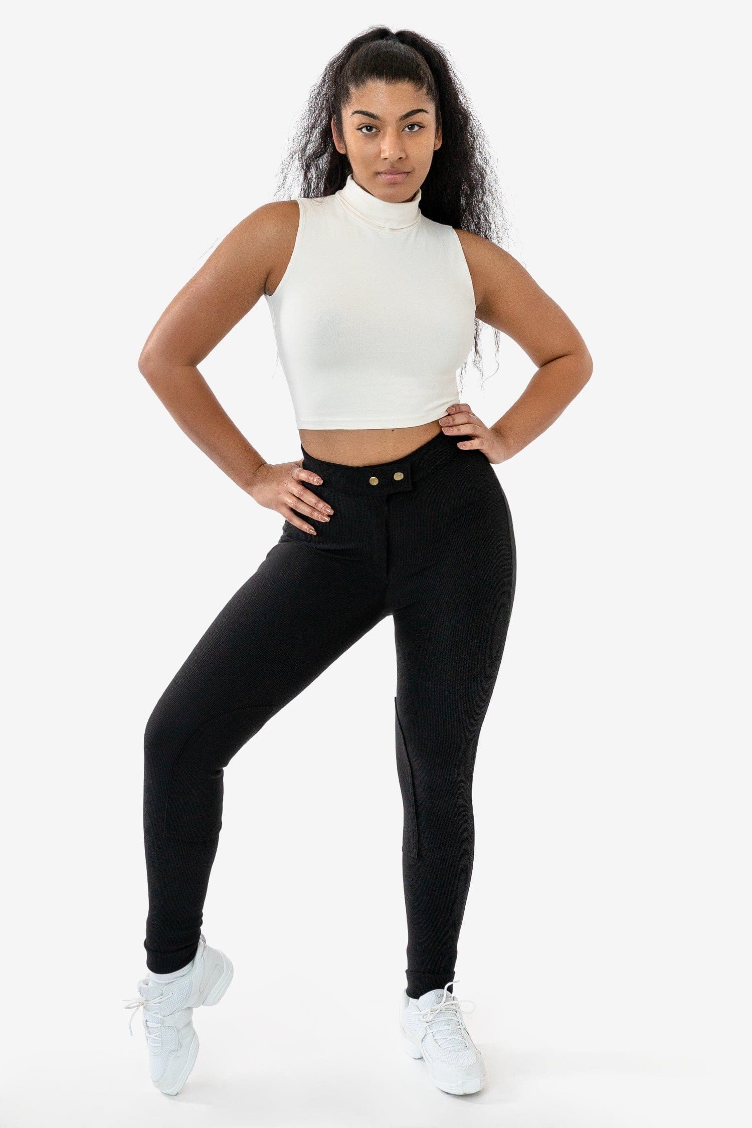 Kaaya is 5'9 wearing size L