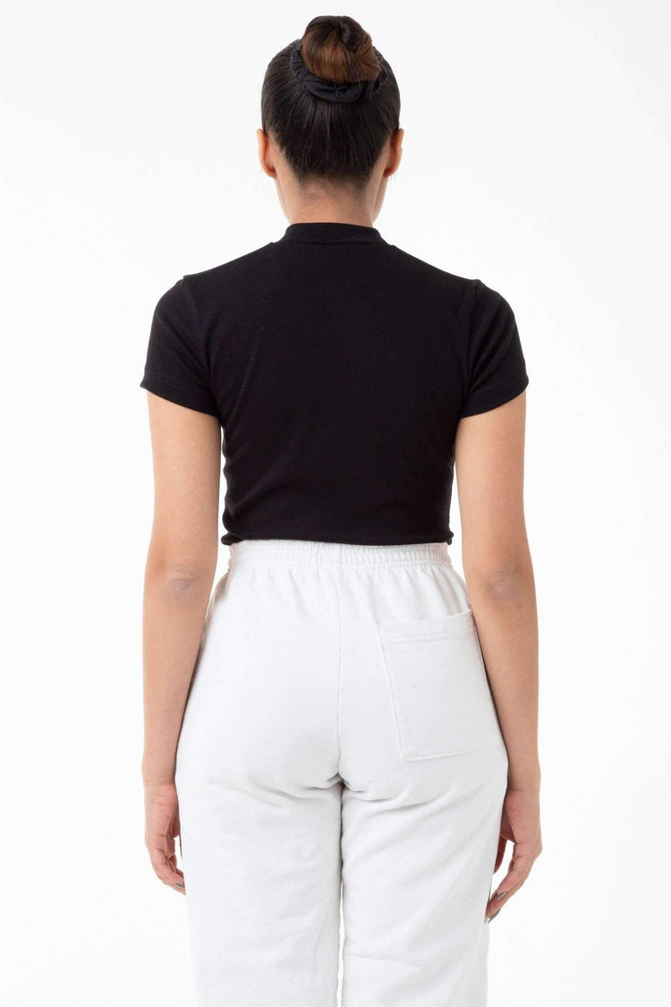 Stephanie is 5'2 and wearing size M/OS