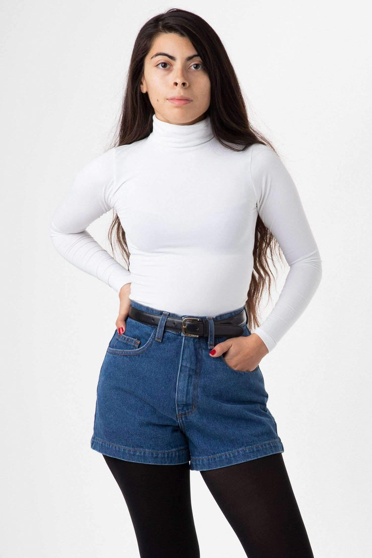 Thalia is 5'5 wearing size 26