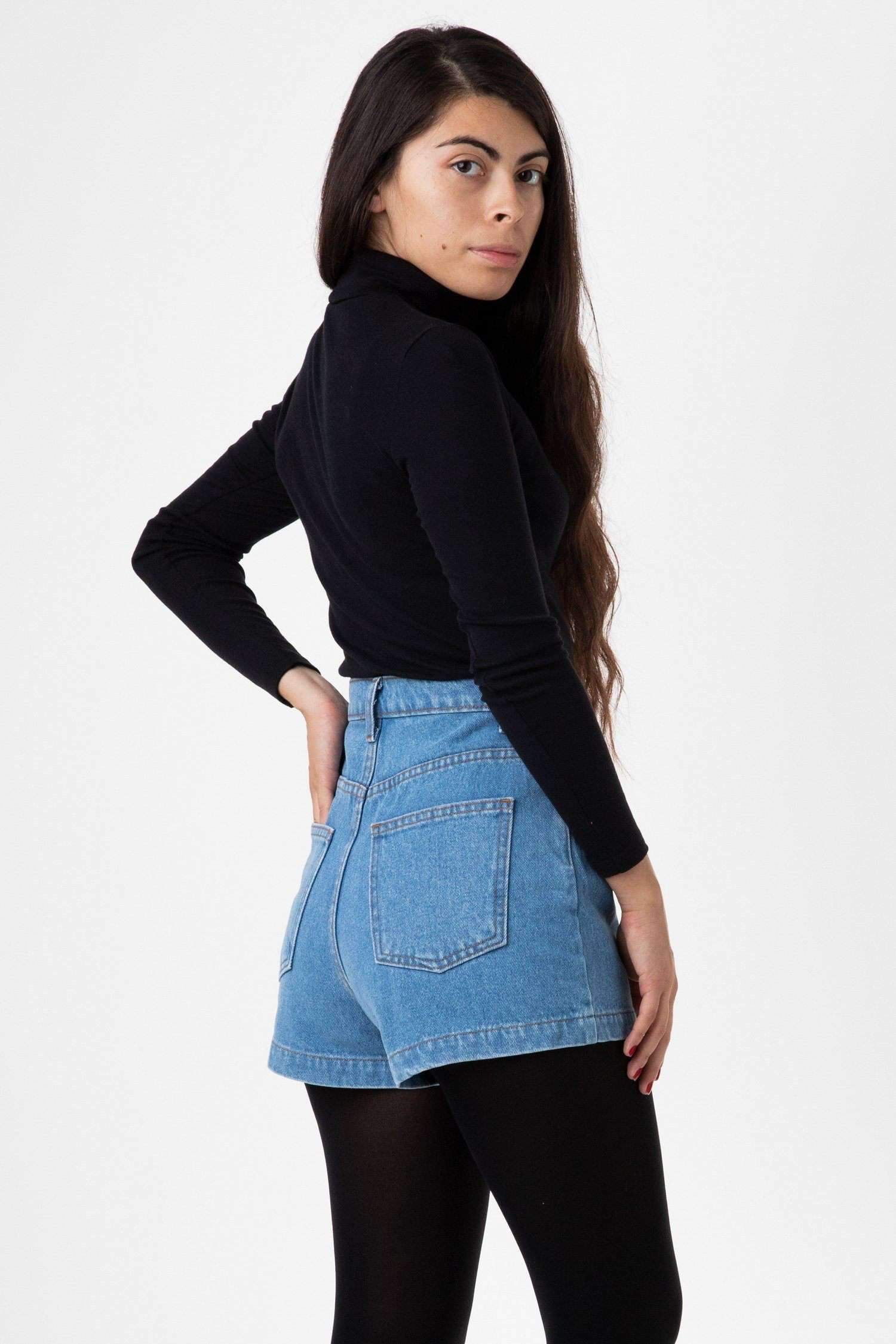 Thalia is 5'5 wearing size 26